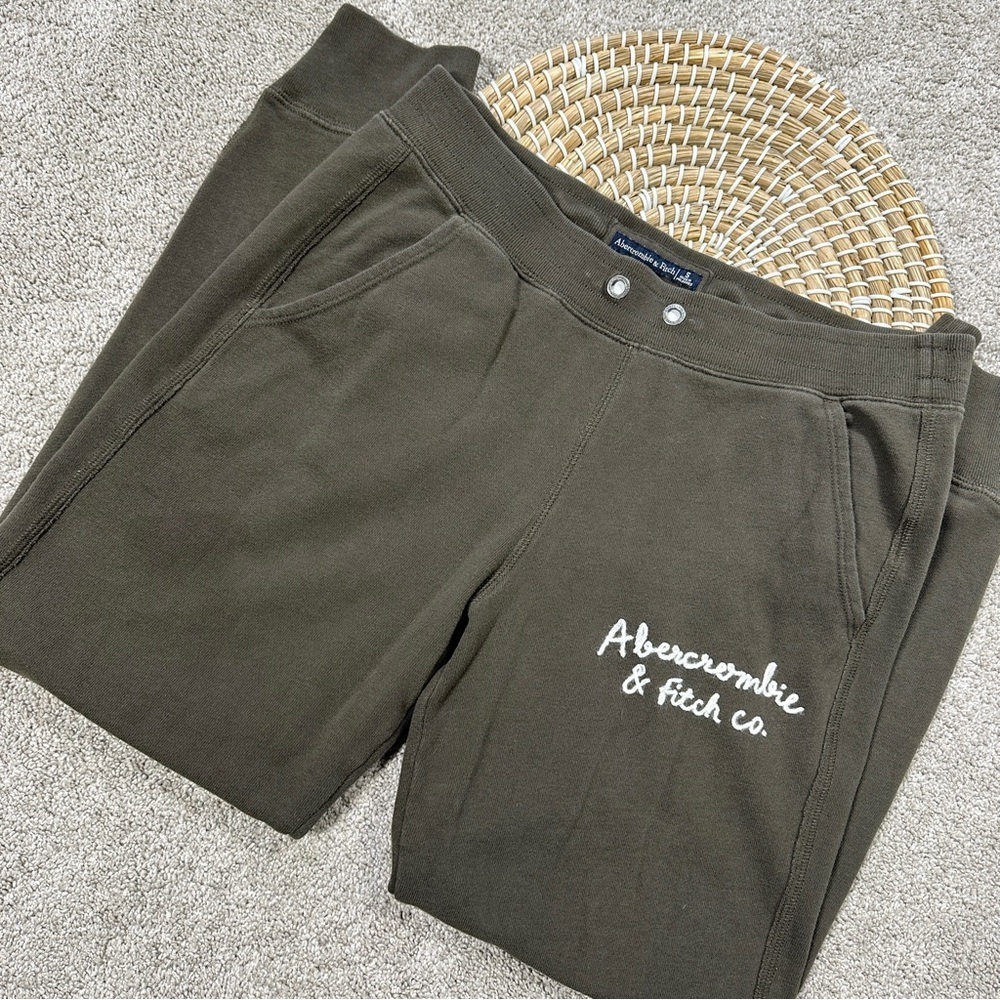 Abercrombie & Fitch Sunday Jogger Logo Sweat Pants Pull On Mid Rise in Green S